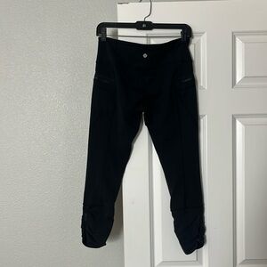 Size 6 Lululemon capri leggings
